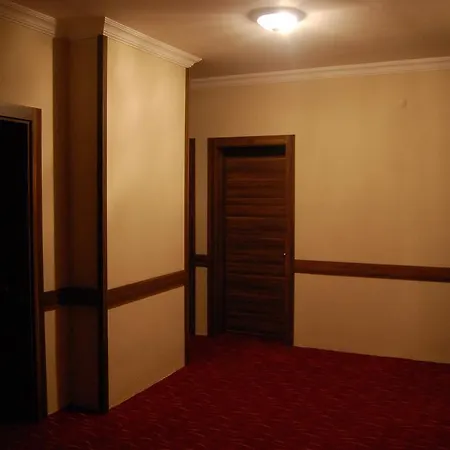 Nil & Alav Hotel