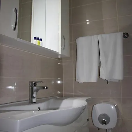 Nil & Alav Hotel 3*