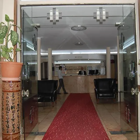 Nil & Alav Hotell
