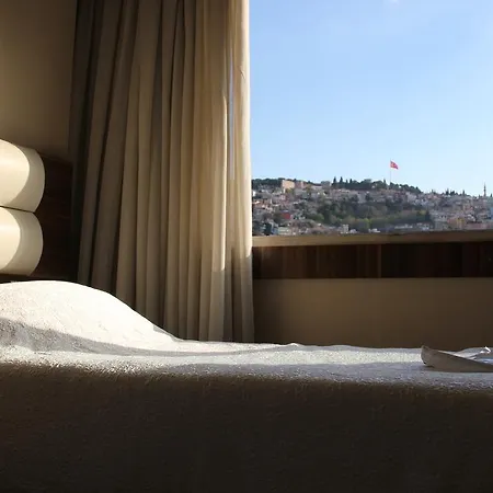 Nil & Alav Hotell